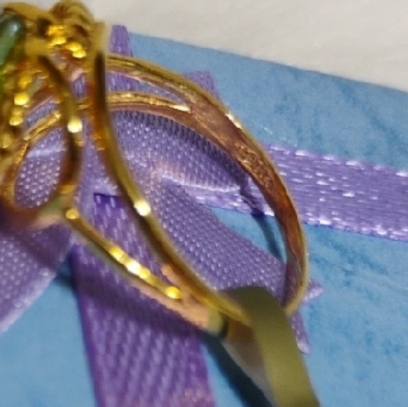 SALE! New 10kt Solid Gold Genuine Peridot Engagement/Gift Ring W Box - Picture 12 of 14